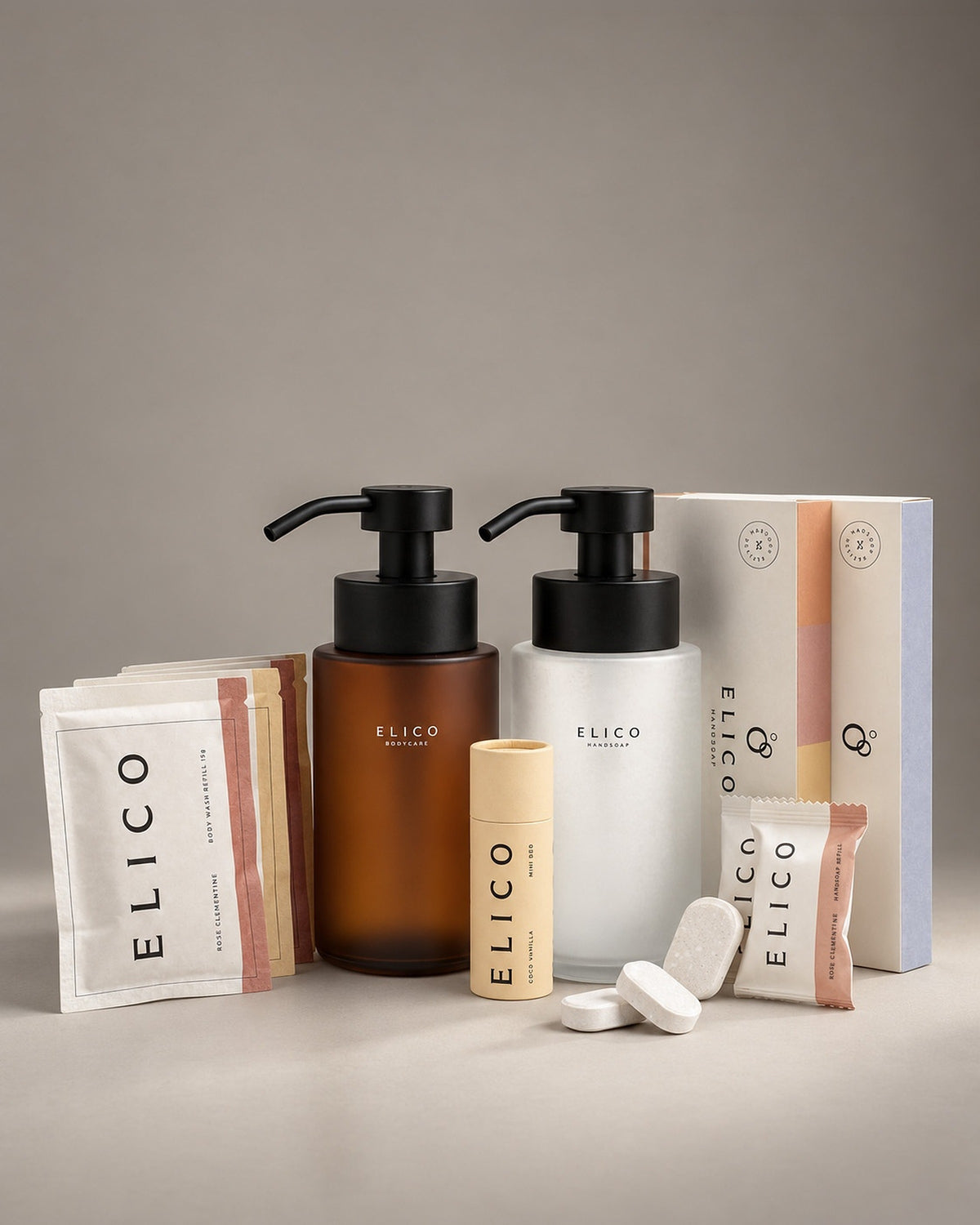 Badkamerpakket: handzeep- en body wash-dispenser, één Mini Deo en refills voor handzeep en body wash